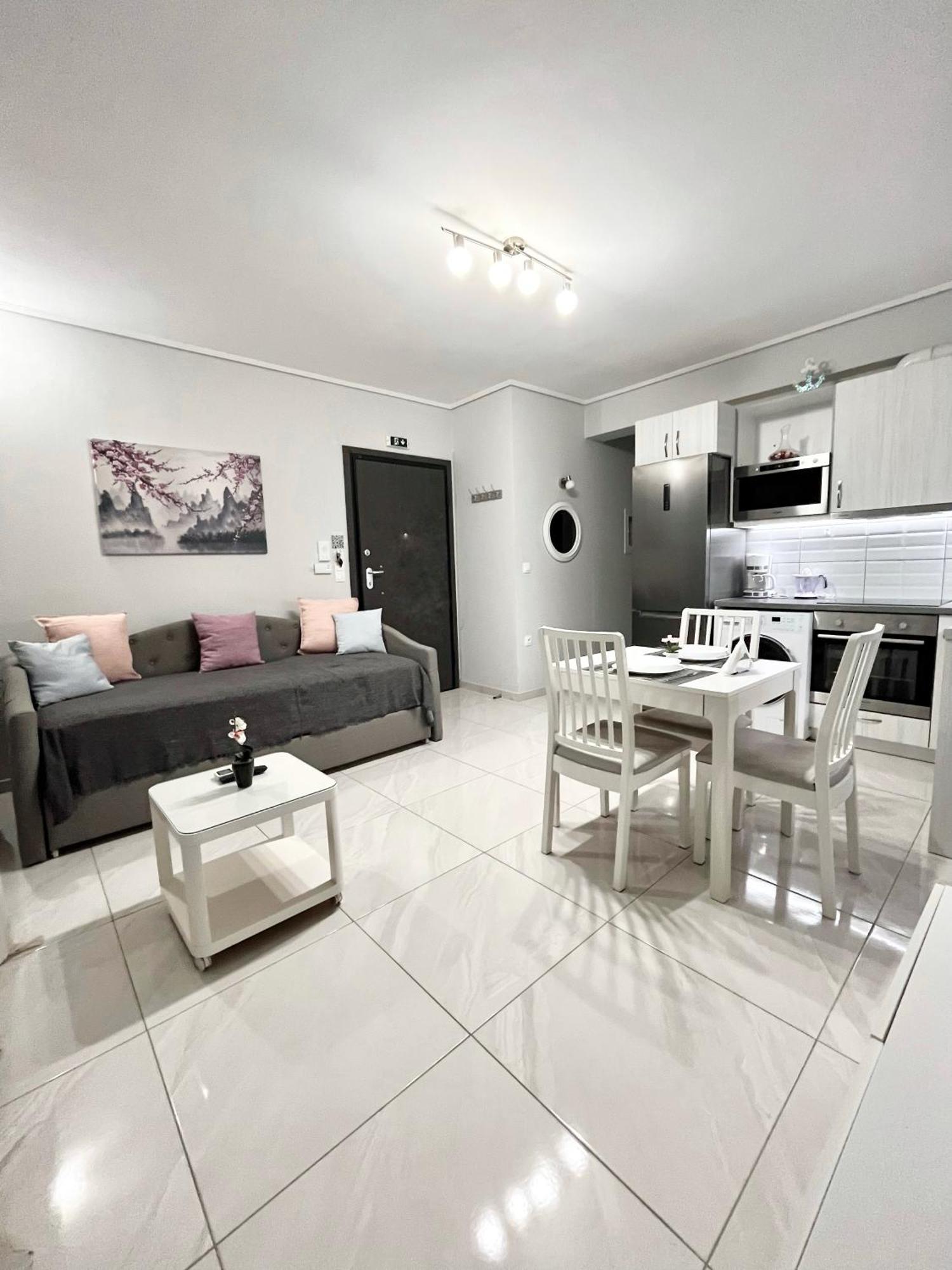 Blueline Apartment 3 Loutráki Eksteriør billede